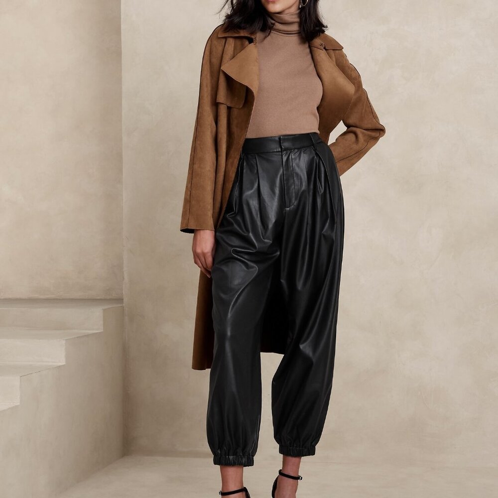 Banana Republic Women's Black Vegan Leather Trousers - Like New!!!